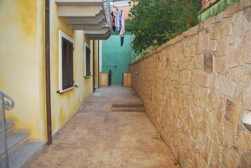 02_entrance.jpg