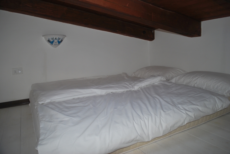 09_attic.jpg